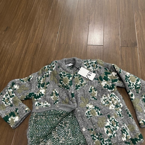 Zara green and gray knitted sweater - Picture 9 of 10